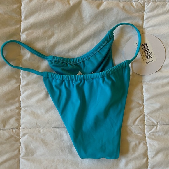 Never worn size 6 Princess Polly bikini bottoms - Picture 2 of 4